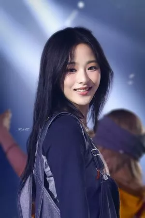 Minji / lovres_min__ / miniwithtattoos / newjeans_official nude photo #0534