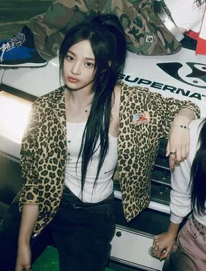 Minji / lovres_min__ / miniwithtattoos / newjeans_official nude photo #0588