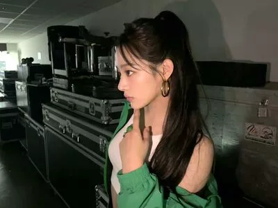 Minji / lovres_min__ / miniwithtattoos / newjeans_official nude photo #0591