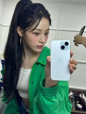 Minji / lovres_min__ / miniwithtattoos / newjeans_official nude photo #0594