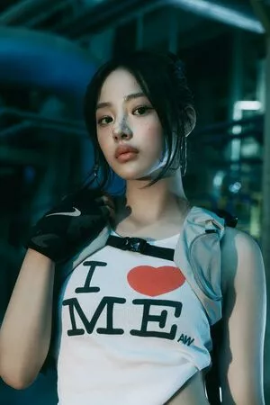 Minji / lovres_min__ / miniwithtattoos / newjeans_official nude photo #0609