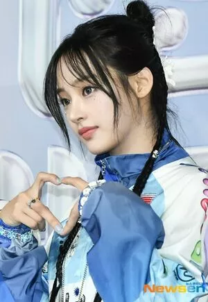 Minji / lovres_min__ / miniwithtattoos / newjeans_official nude photo #0626