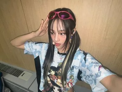 Minji / lovres_min__ / miniwithtattoos / newjeans_official nude photo #0642