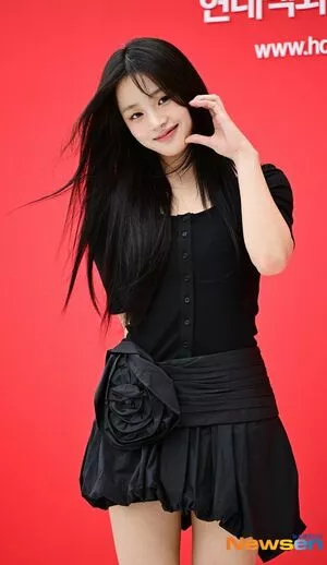 Minji / lovres_min__ / miniwithtattoos / newjeans_official nude photo #0672