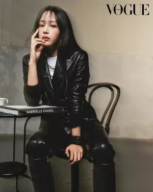 Minji / lovres_min__ / miniwithtattoos / newjeans_official nude photo #0718