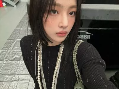 Minji / lovres_min__ / miniwithtattoos / newjeans_official nude photo #0723