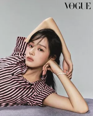 Minji / lovres_min__ / miniwithtattoos / newjeans_official nude photo #0725