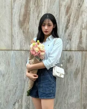 Minji / lovres_min__ / miniwithtattoos / newjeans_official nude photo #0745