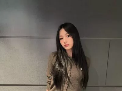 Minji / lovres_min__ / miniwithtattoos / newjeans_official nude photo #0841
