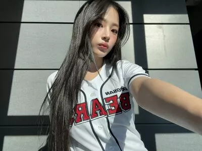 Minji / lovres_min__ / miniwithtattoos / newjeans_official nude photo #0857