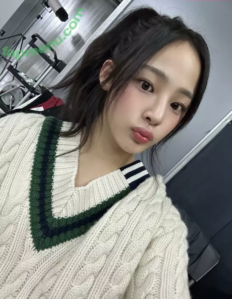 Minji nude photo #0012 (lovres_min__ / miniwithtattoos / newjeans_official)