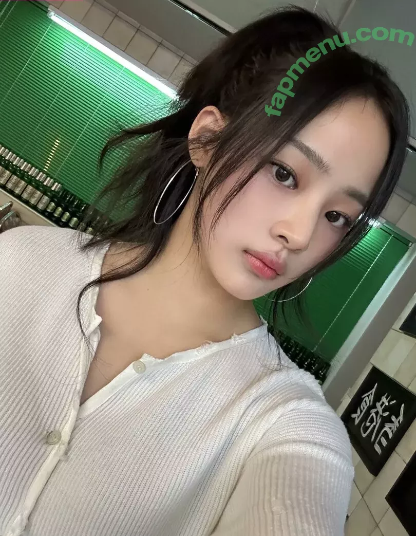 Minji nude photo #0013 (lovres_min__ / miniwithtattoos / newjeans_official)