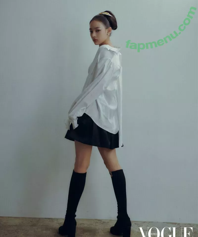 Minji nude photo #0035 (lovres_min__ / miniwithtattoos / newjeans_official)