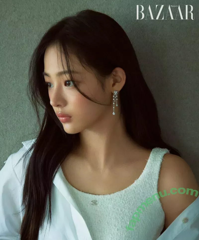 Minji nude photo #0054 (lovres_min__ / miniwithtattoos / newjeans_official)