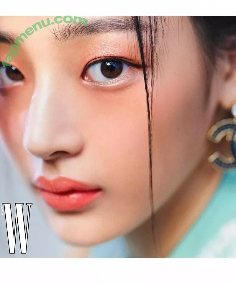 Minji nude photo #0066 (lovres_min__ / miniwithtattoos / newjeans_official)