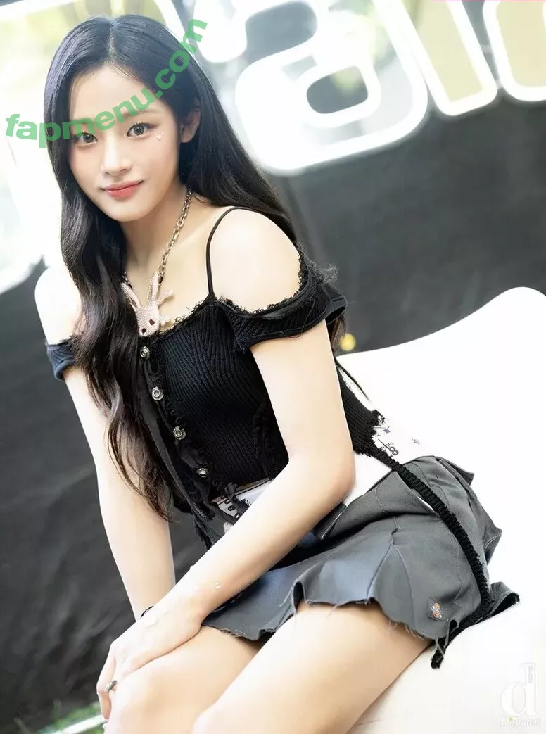 Minji nude photo #0073 (lovres_min__ / miniwithtattoos / newjeans_official)