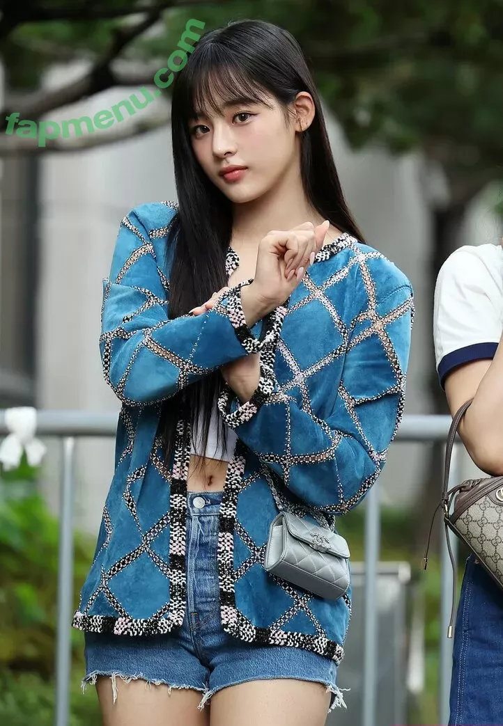 Minji nude photo #0074 (lovres_min__ / miniwithtattoos / newjeans_official)