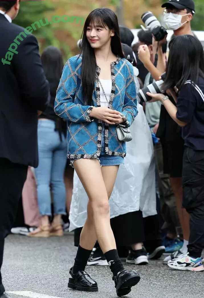 Minji nude photo #0075 (lovres_min__ / miniwithtattoos / newjeans_official)