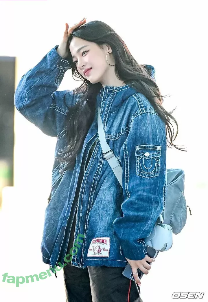 Minji nude photo #0077 (lovres_min__ / miniwithtattoos / newjeans_official)