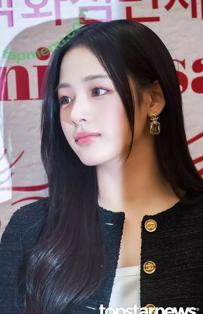 Minji nude photo #0079 (lovres_min__ / miniwithtattoos / newjeans_official)