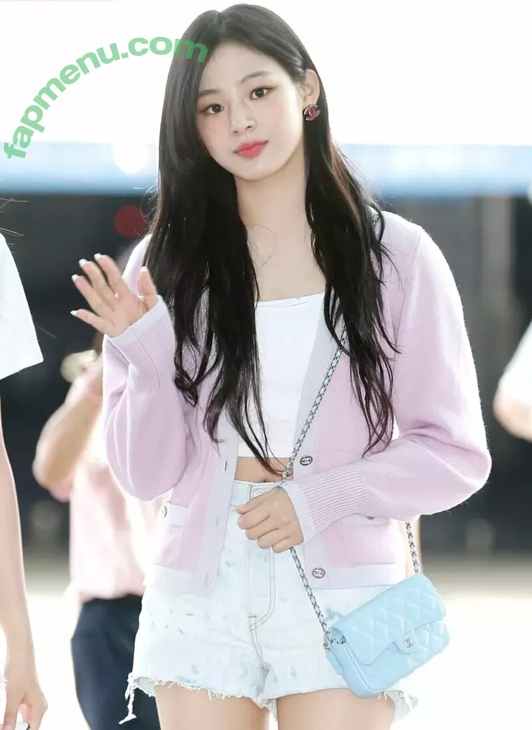 Minji nude photo #0082 (lovres_min__ / miniwithtattoos / newjeans_official)