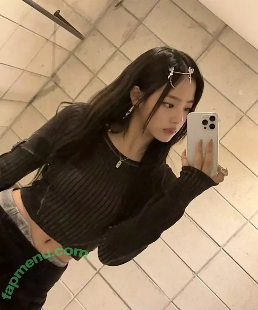 Minji nude photo #0086 (lovres_min__ / miniwithtattoos / newjeans_official)