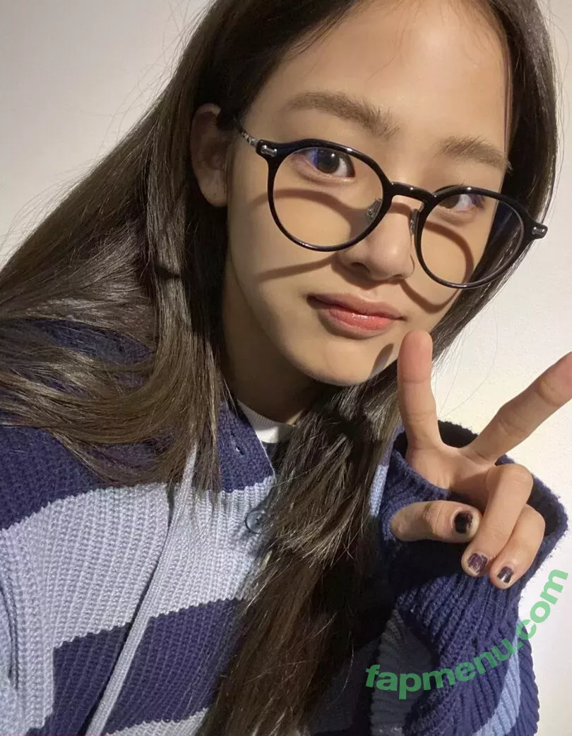 Minji nude photo #0091 (lovres_min__ / miniwithtattoos / newjeans_official)