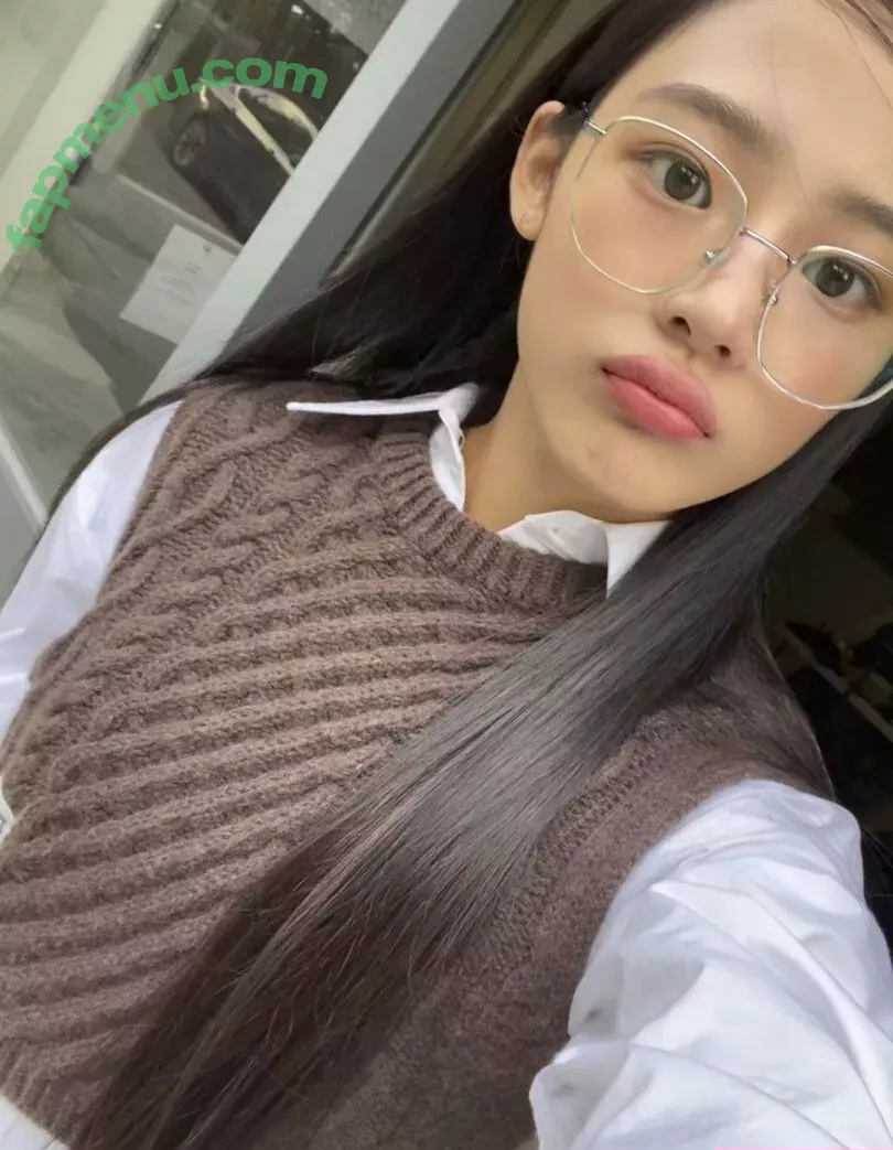 Minji nude photo #0092 (lovres_min__ / miniwithtattoos / newjeans_official)