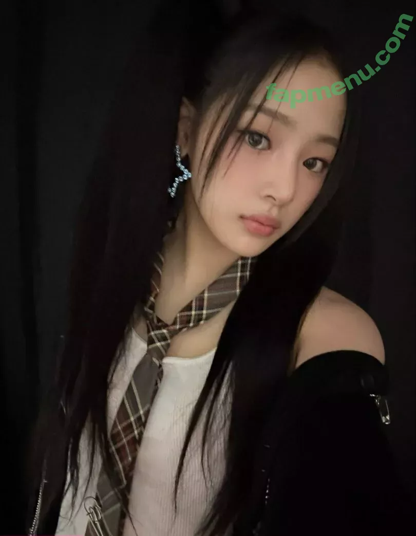 Minji nude photo #0095 (lovres_min__ / miniwithtattoos / newjeans_official)