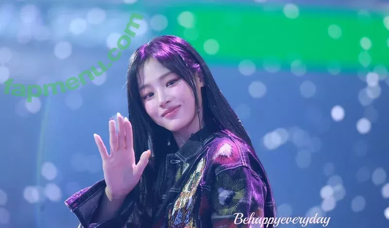 Minji nude photo #0099 (lovres_min__ / miniwithtattoos / newjeans_official)