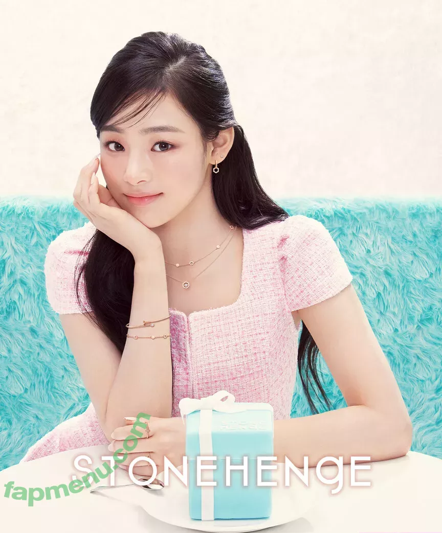 Minji nude photo #0102 (lovres_min__ / miniwithtattoos / newjeans_official)