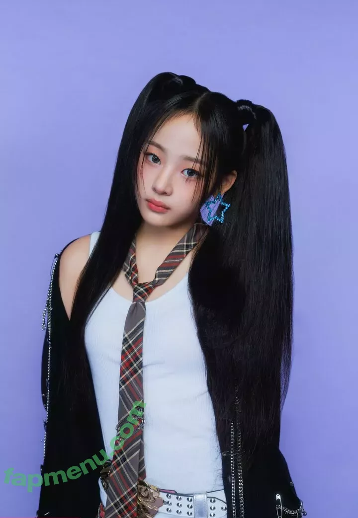 Minji nude photo #0117 (lovres_min__ / miniwithtattoos / newjeans_official)