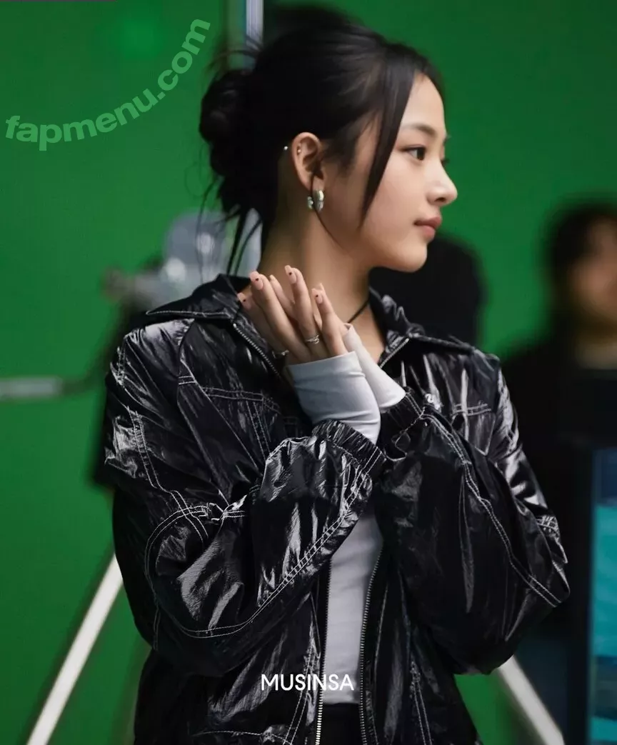 Minji nude photo #0119 (lovres_min__ / miniwithtattoos / newjeans_official)