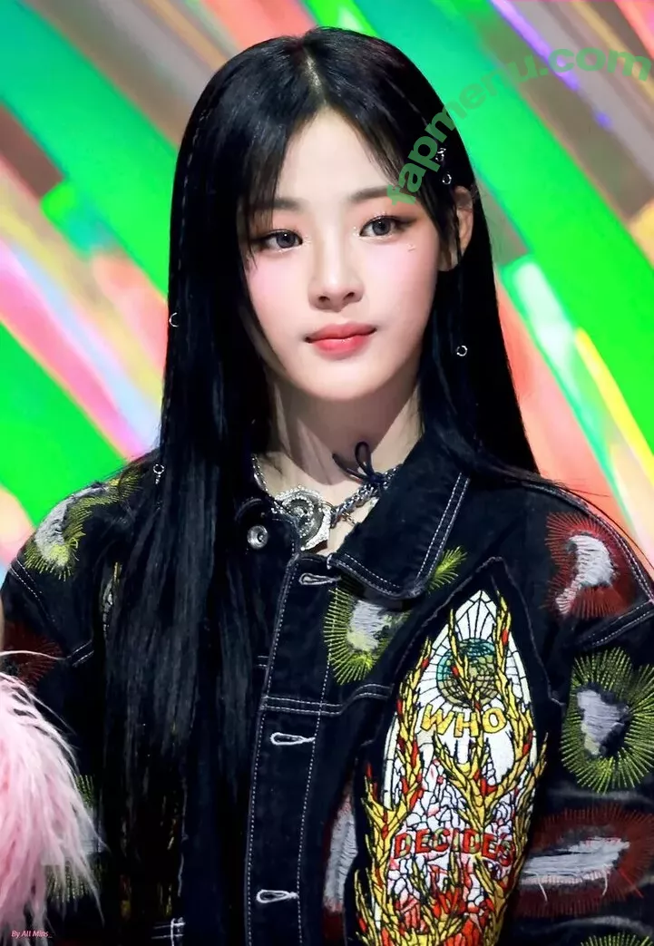 Minji nude photo #0127 (lovres_min__ / miniwithtattoos / newjeans_official)