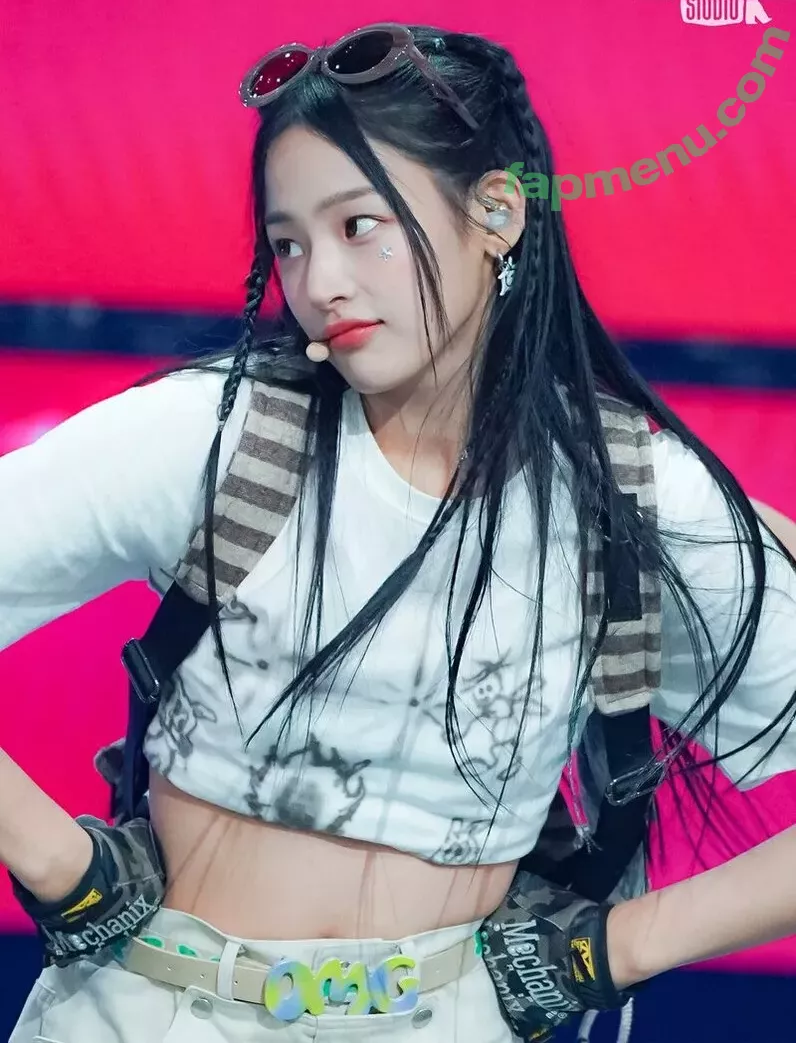 Minji nude photo #0131 (lovres_min__ / miniwithtattoos / newjeans_official)