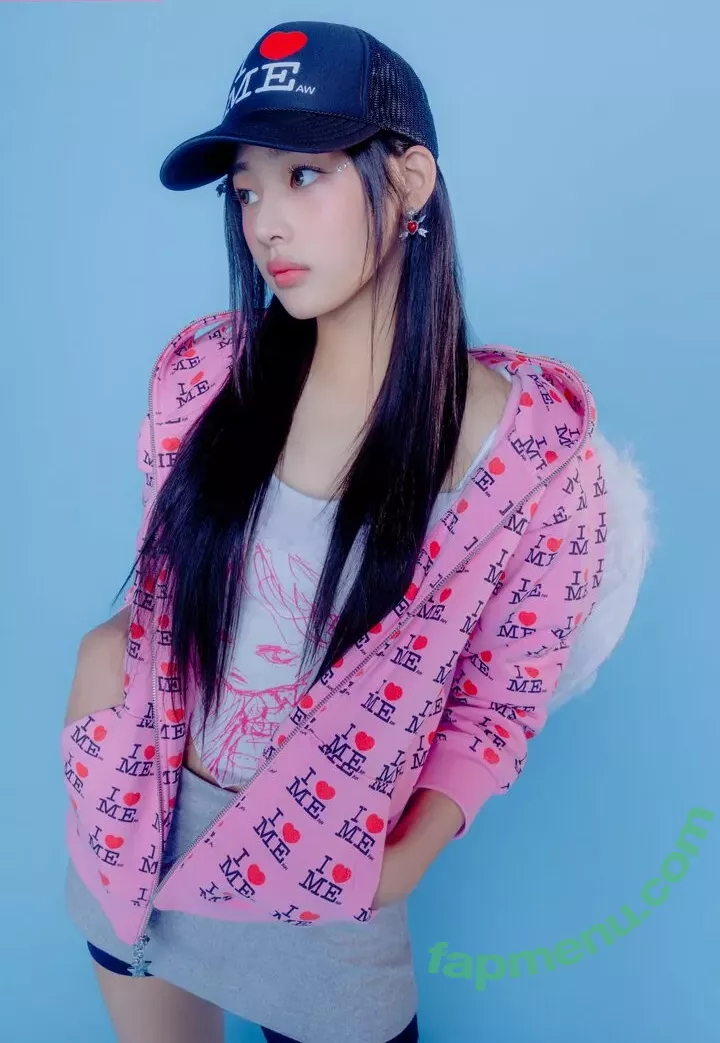 Minji nude photo #0138 (lovres_min__ / miniwithtattoos / newjeans_official)