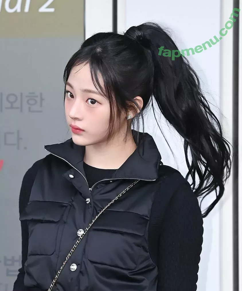 Minji nude photo #0158 (lovres_min__ / miniwithtattoos / newjeans_official)