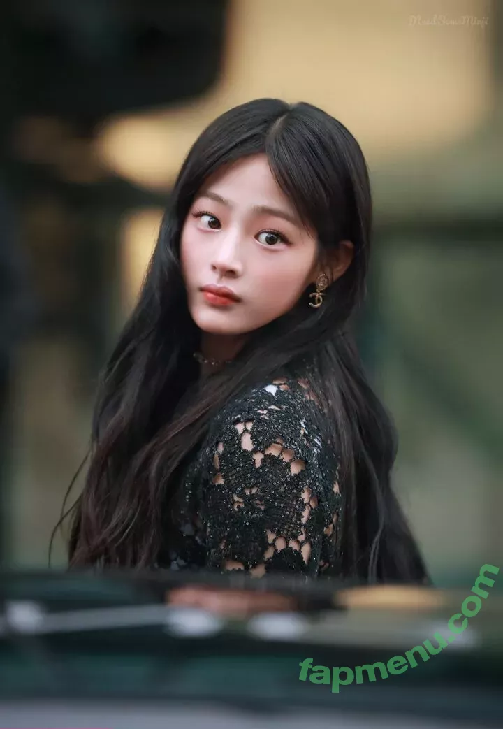 Minji nude photo #0163 (lovres_min__ / miniwithtattoos / newjeans_official)