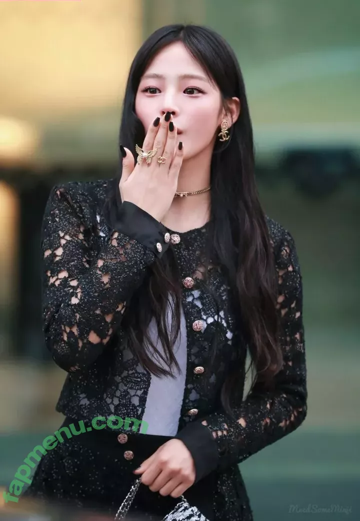 Minji nude photo #0164 (lovres_min__ / miniwithtattoos / newjeans_official)