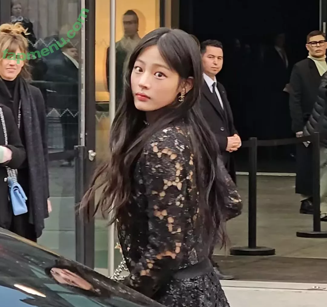 Minji nude photo #0165 (lovres_min__ / miniwithtattoos / newjeans_official)