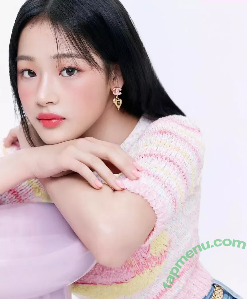 Minji nude photo #0174 (lovres_min__ / miniwithtattoos / newjeans_official)