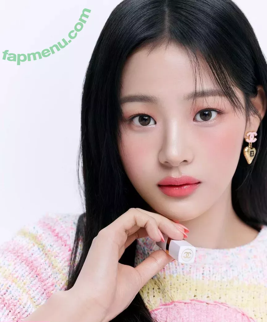 Minji nude photo #0175 (lovres_min__ / miniwithtattoos / newjeans_official)