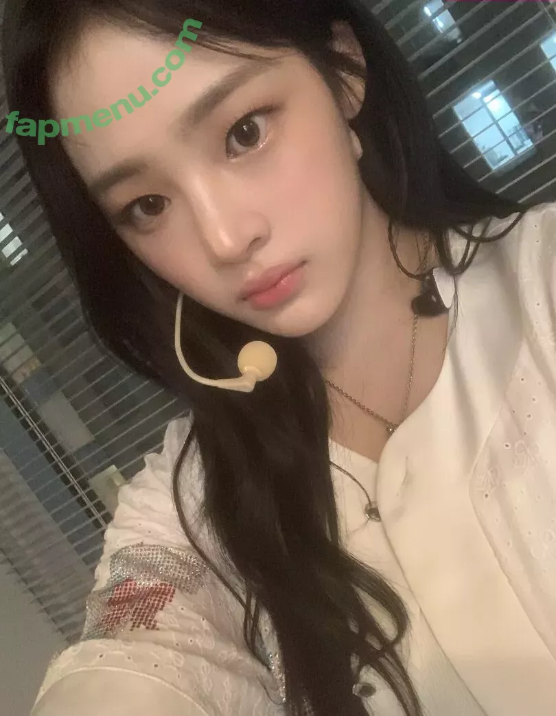 Minji nude photo #0188 (lovres_min__ / miniwithtattoos / newjeans_official)