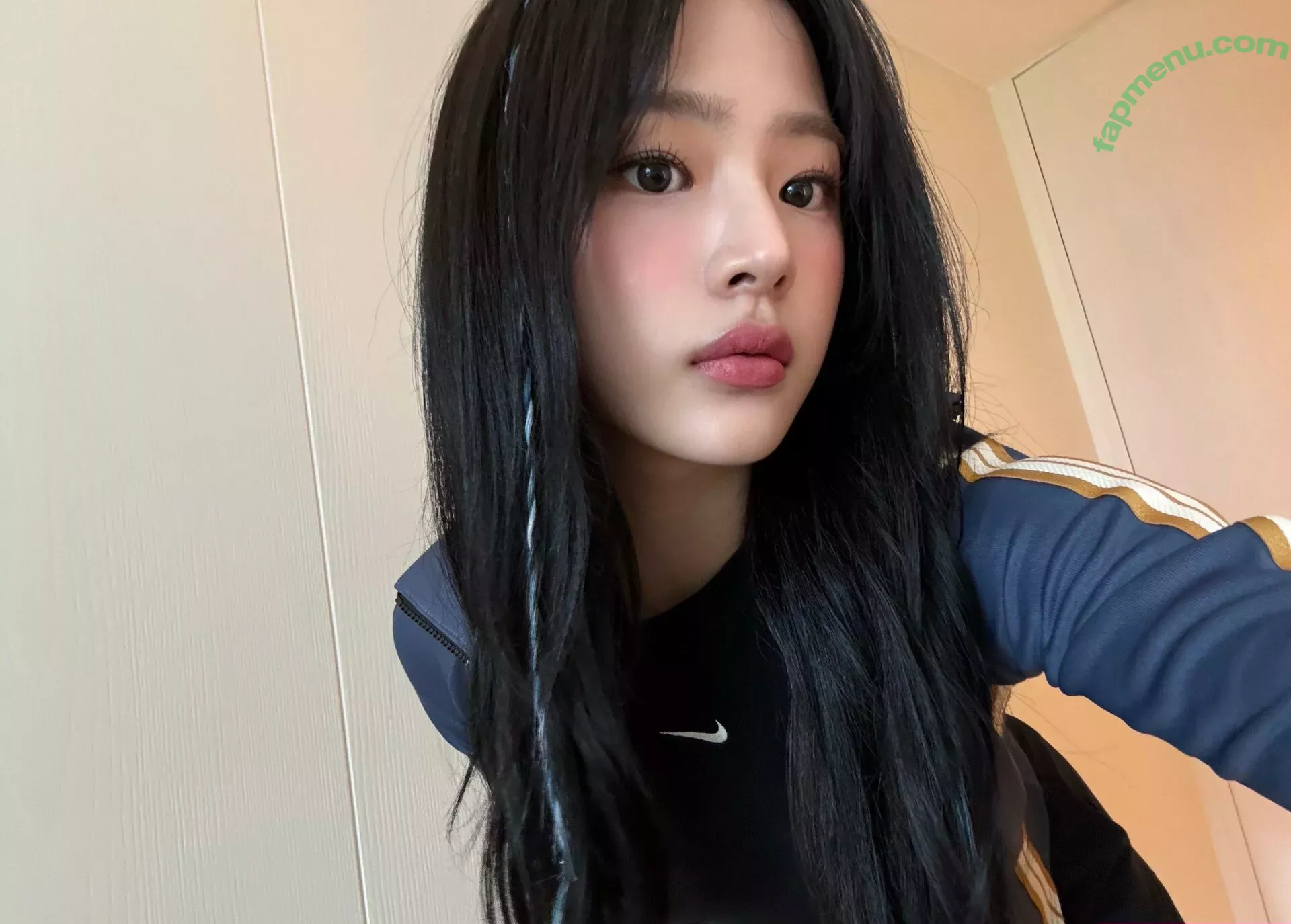 Minji nude photo #0195 (lovres_min__ / miniwithtattoos / newjeans_official)