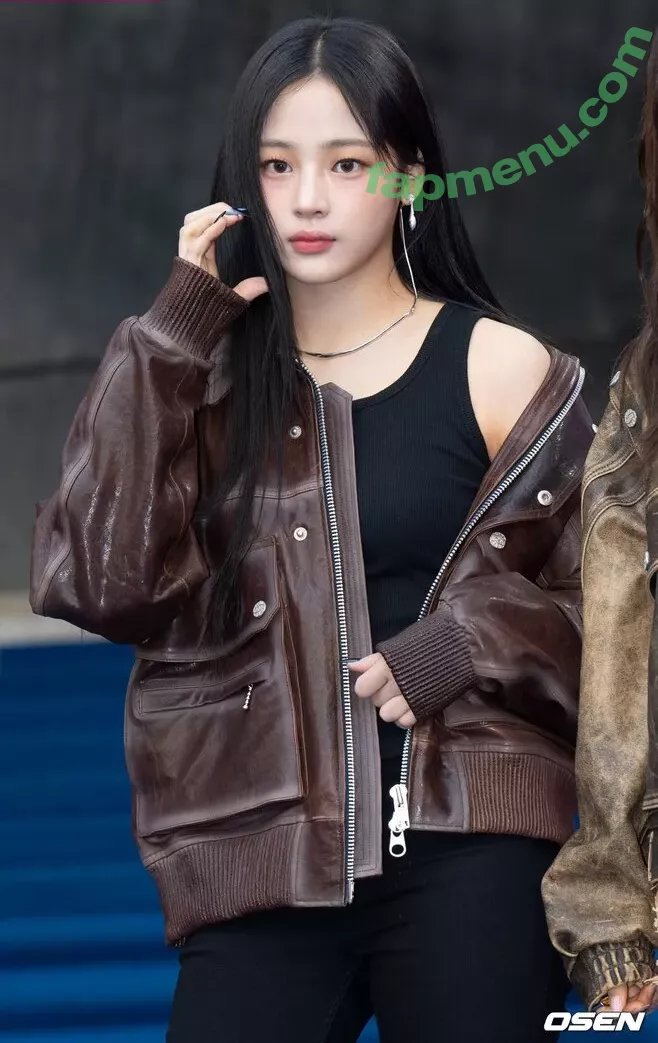 Minji nude photo #0198 (lovres_min__ / miniwithtattoos / newjeans_official)