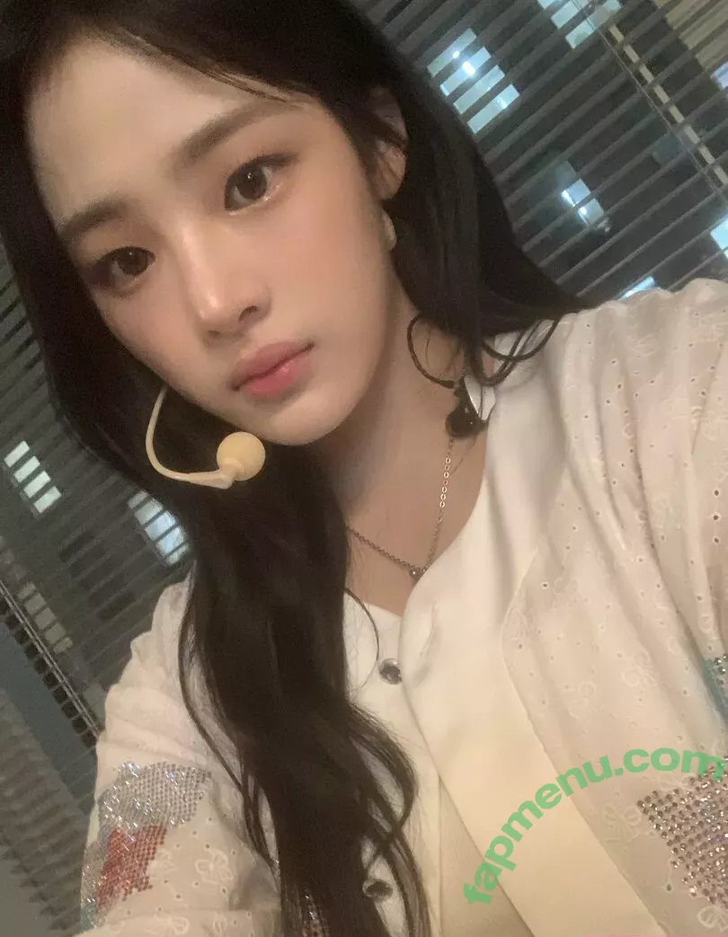 Minji nude photo #0201 (lovres_min__ / miniwithtattoos / newjeans_official)