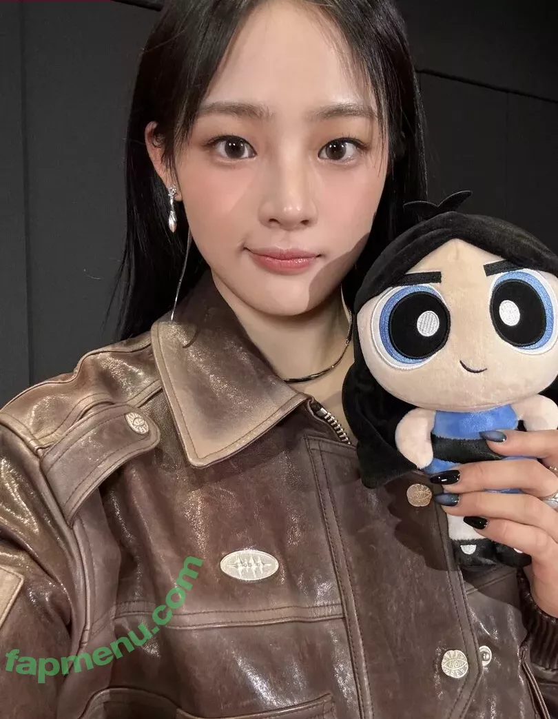 Minji nude photo #0209 (lovres_min__ / miniwithtattoos / newjeans_official)