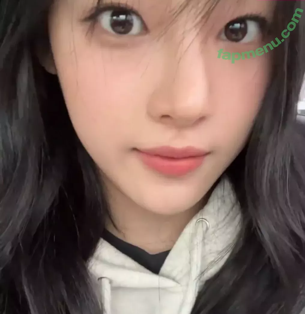 Minji nude photo #0212 (lovres_min__ / miniwithtattoos / newjeans_official)