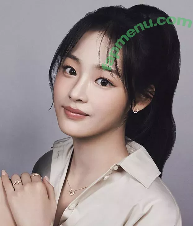 Minji nude photo #0224 (lovres_min__ / miniwithtattoos / newjeans_official)