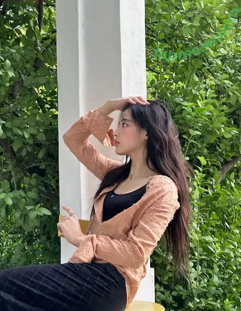 Minji nude photo #0227 (lovres_min__ / miniwithtattoos / newjeans_official)